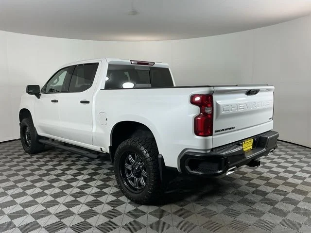 Used 2024  Chevrolet LTZ image 6