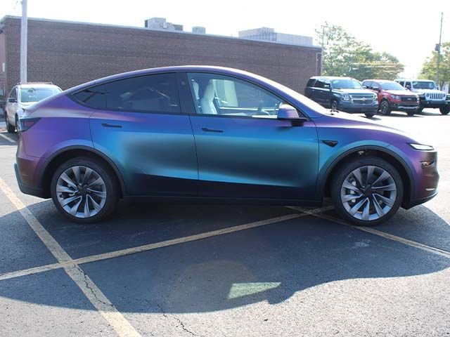 Used 2026  Tesla Premium image 5