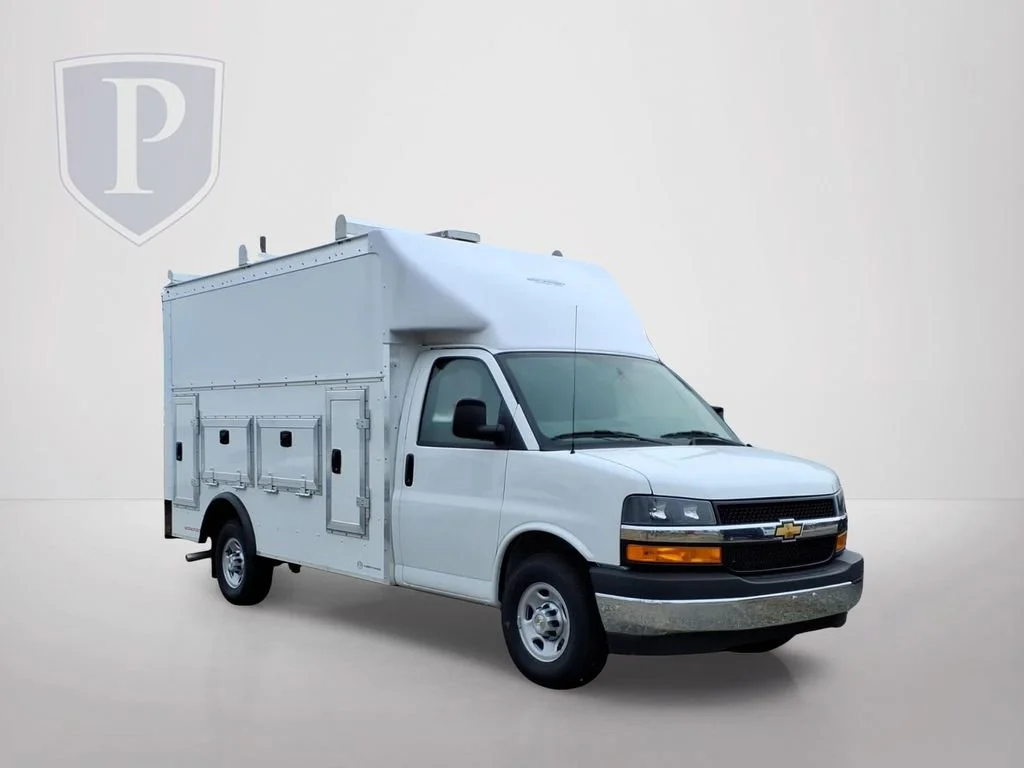 New 2025 Summit White Chevrolet 1WT image 1
