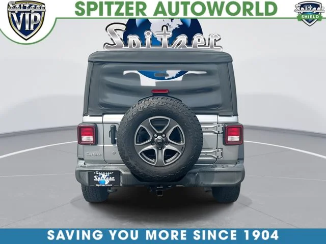 Used 2018 Silver Jeep Sport S image 8