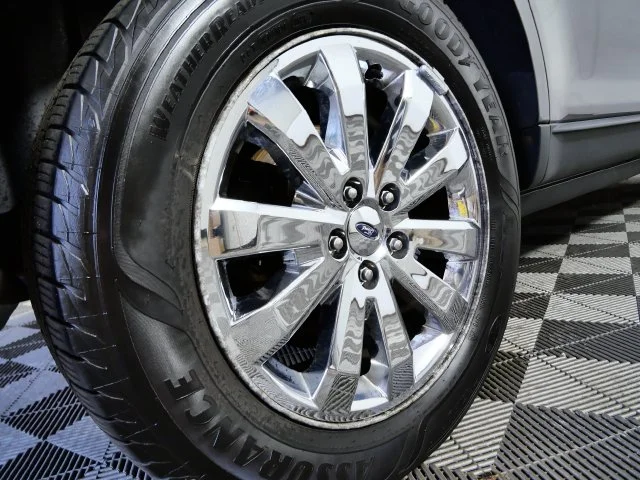 Used 2009 Gray Ford Limited image 9