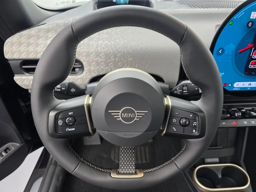 New 2026 Black MINI Signature Plus image 12
