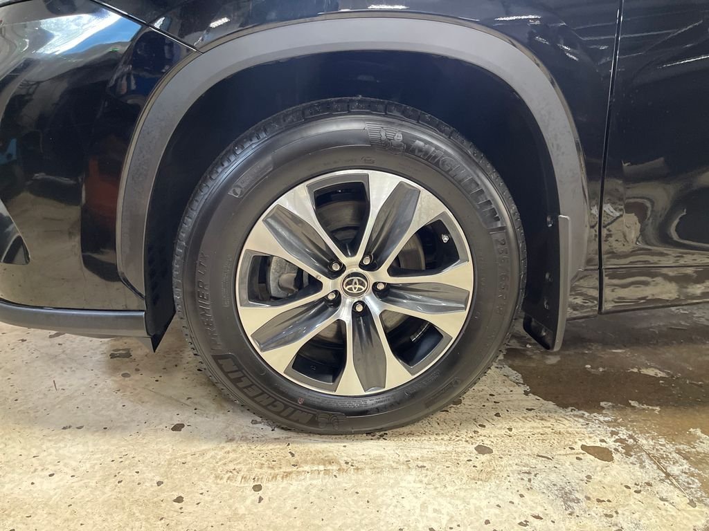 Used 2023 Black Toyota XLE image 10