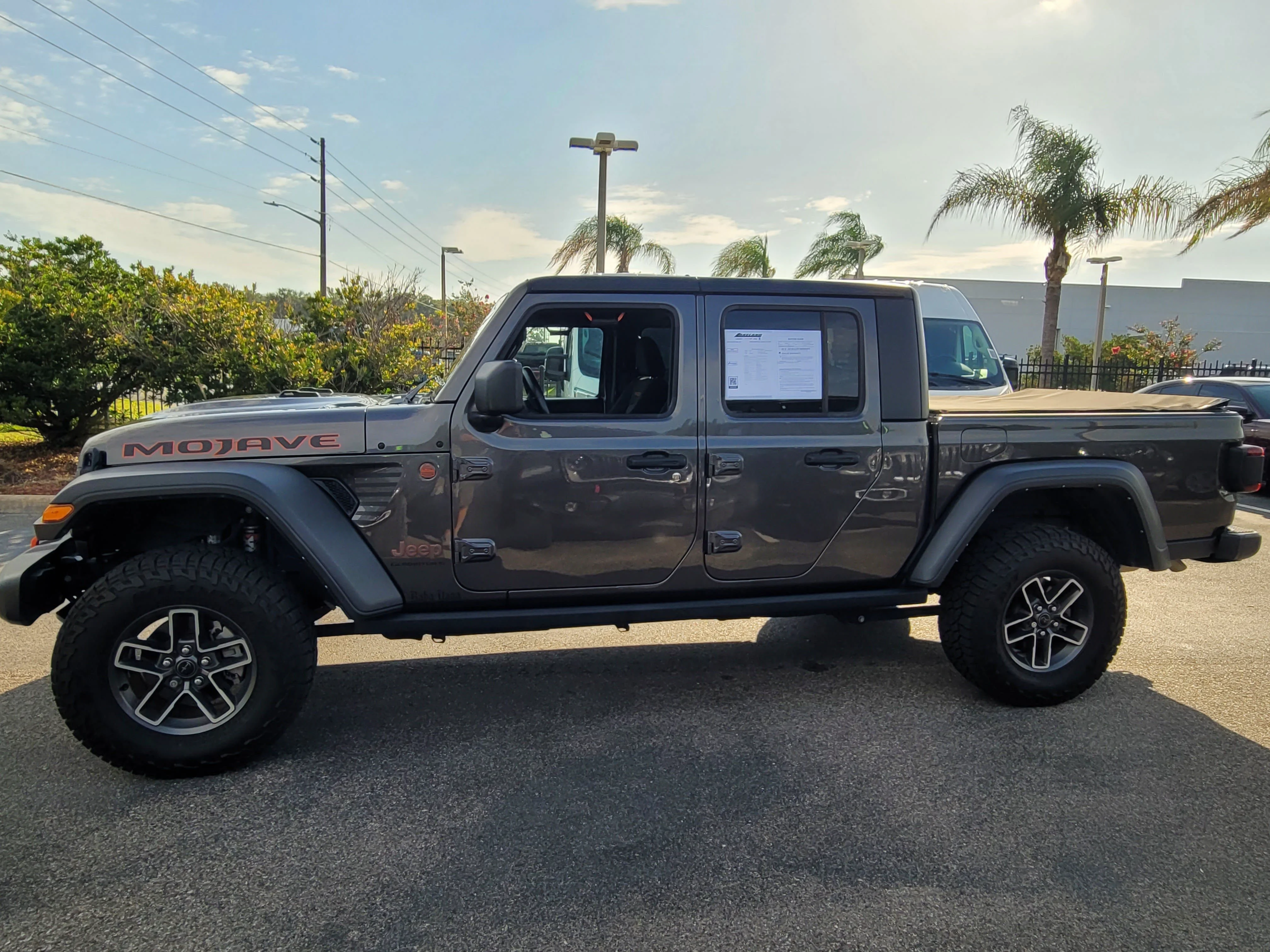 Used 2024 Granite Crystal Metallic Clearcoat Jeep Mojave image 7