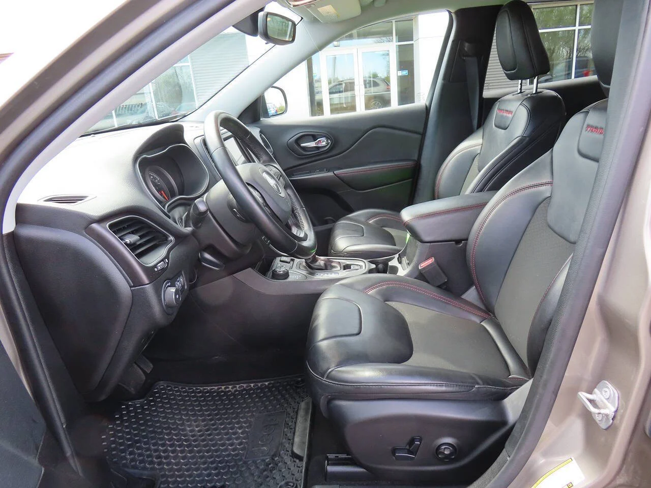 Used 2021 Light Brownstone Pearl Coat Jeep Trailhawk 4x4 4dr SUV image 11
