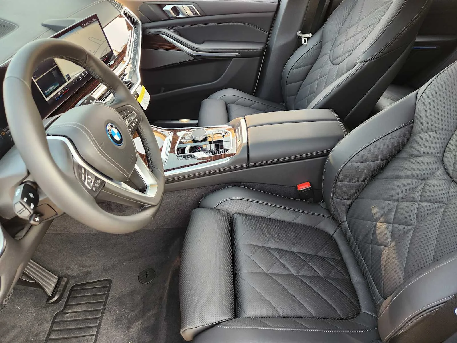 New 2026 Alpine White BMW xDrive50e image 4