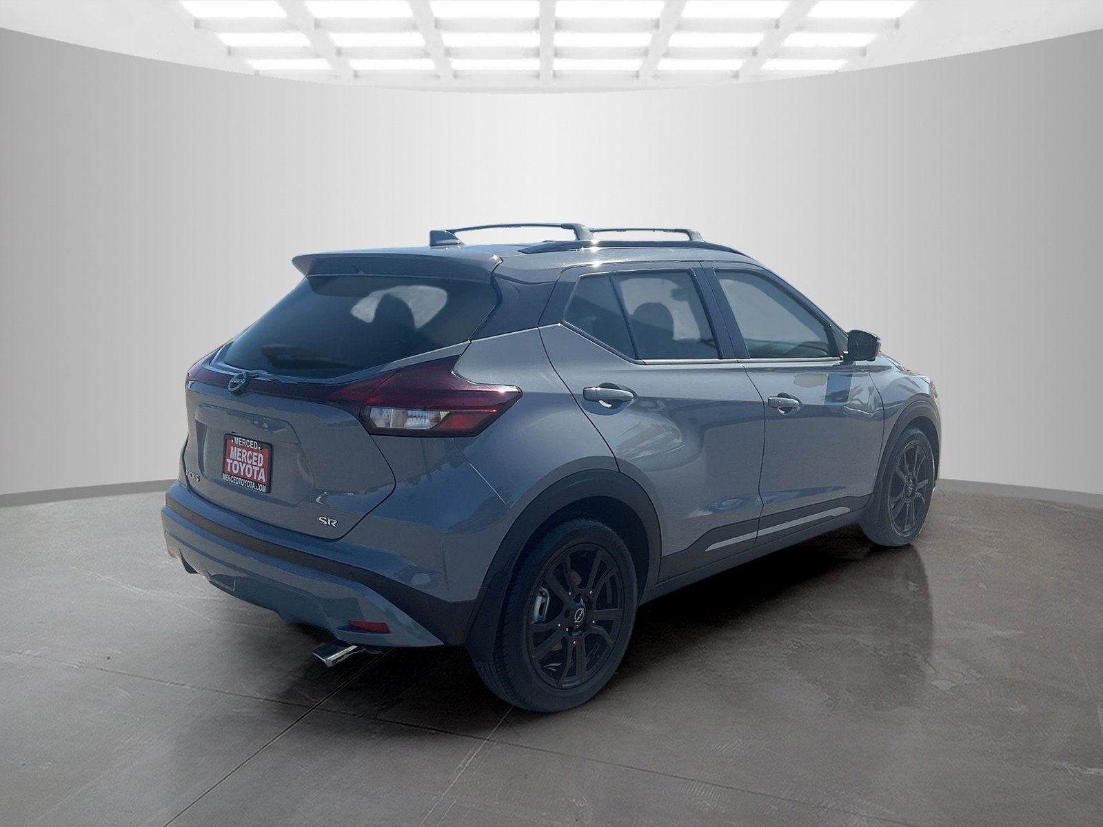 Used 2022 Boulder Gray Pearl Nissan SR image 5