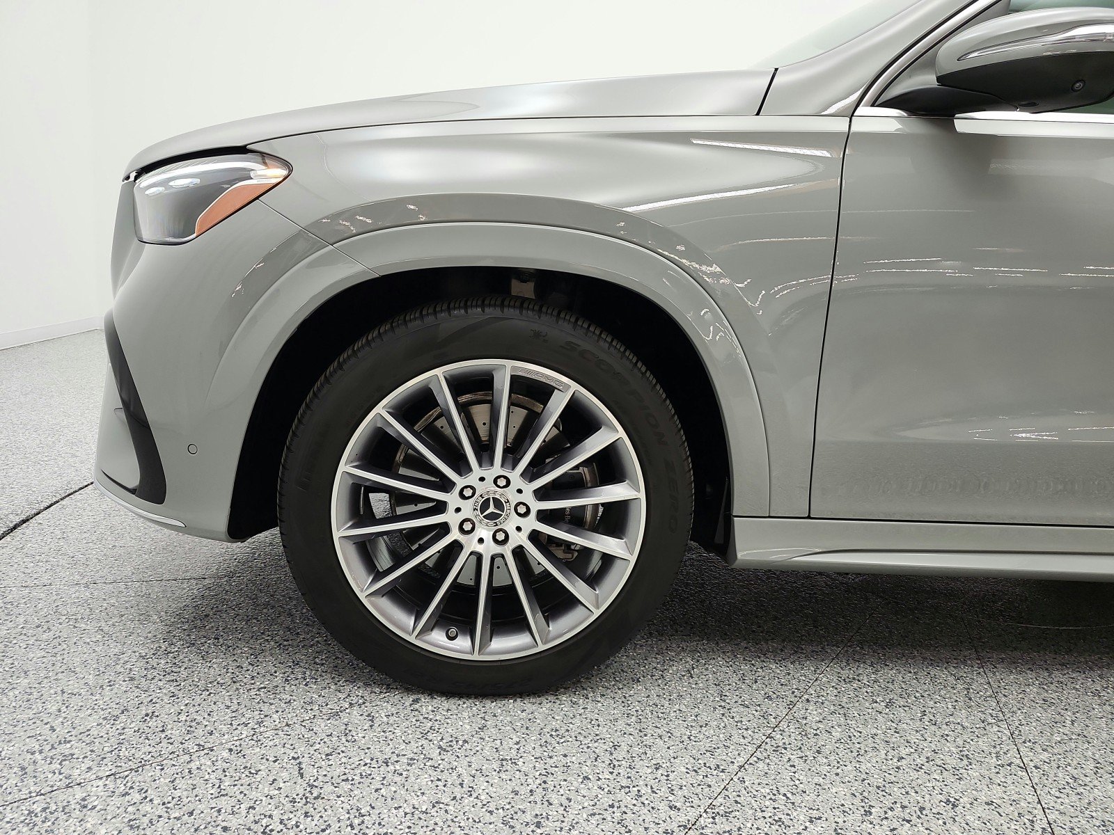 Used 2025 MANUFAKTUR Alpine Grey Mercedes-Benz GLE 450 4MATIC® SUV image 36