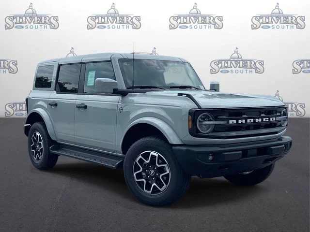 New 2026 White Ford Outer Banks image 1