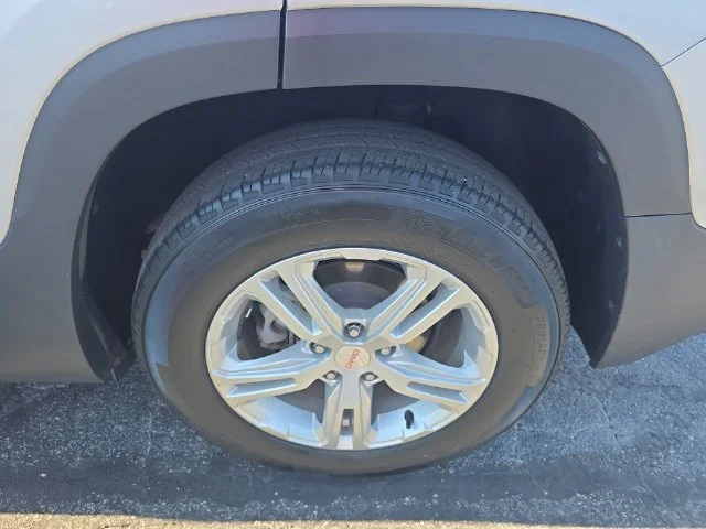 Used 2020 Silver GMC SLE image 33