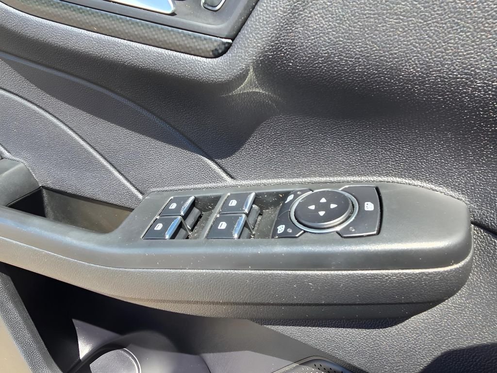 Used 2023 OXFORD WHITE Ford ST-Line Select image 24