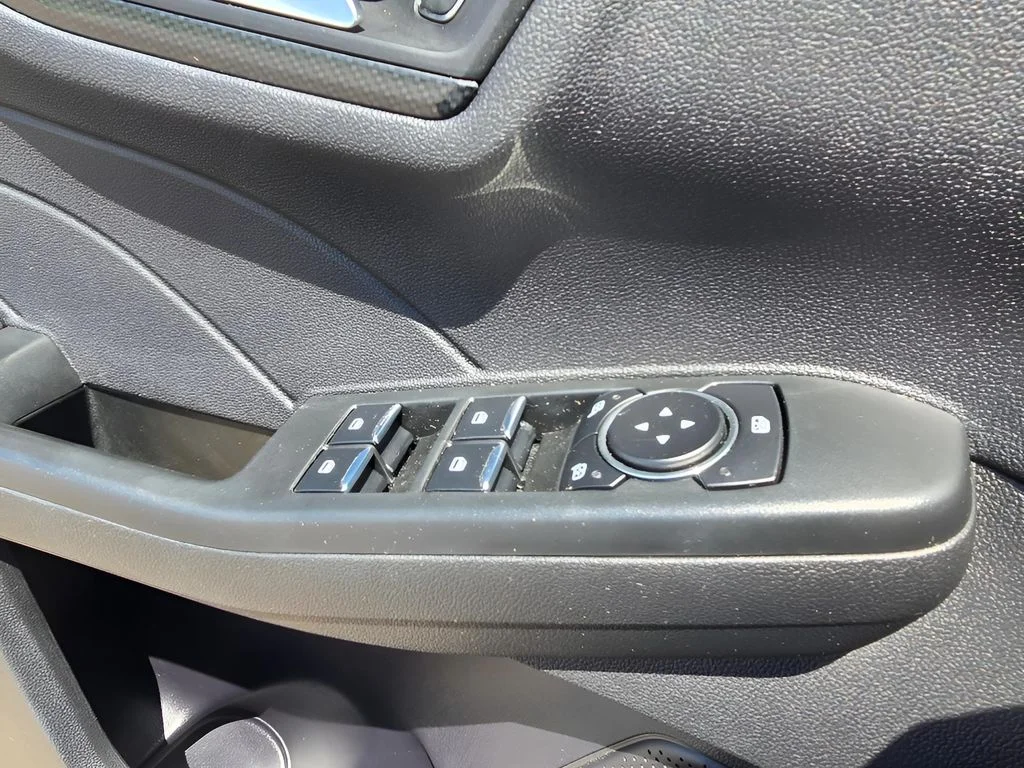 Used 2023 OXFORD WHITE Ford ST-Line Select image 24