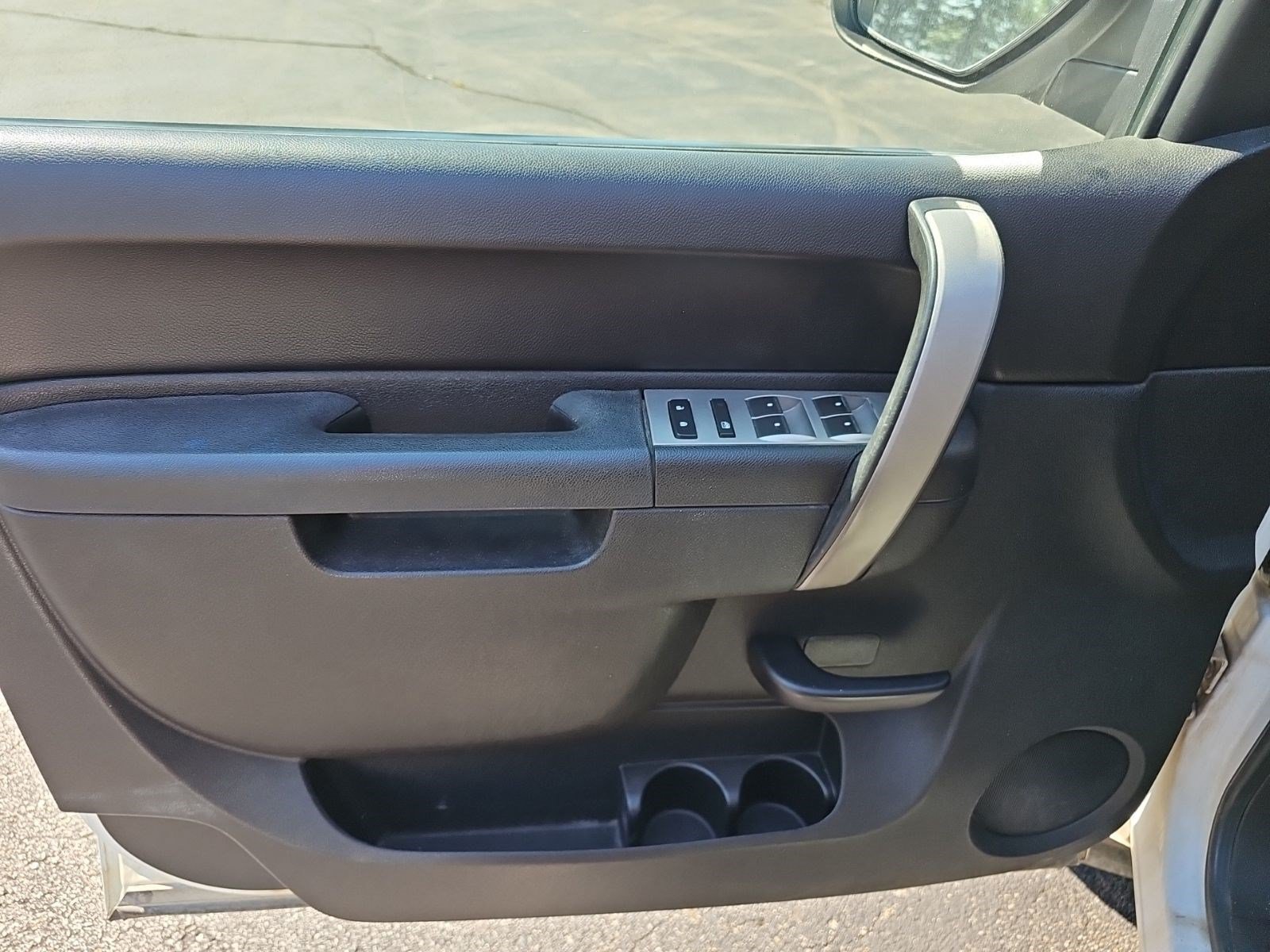 Used 2010 Summit White Chevrolet LT image 16