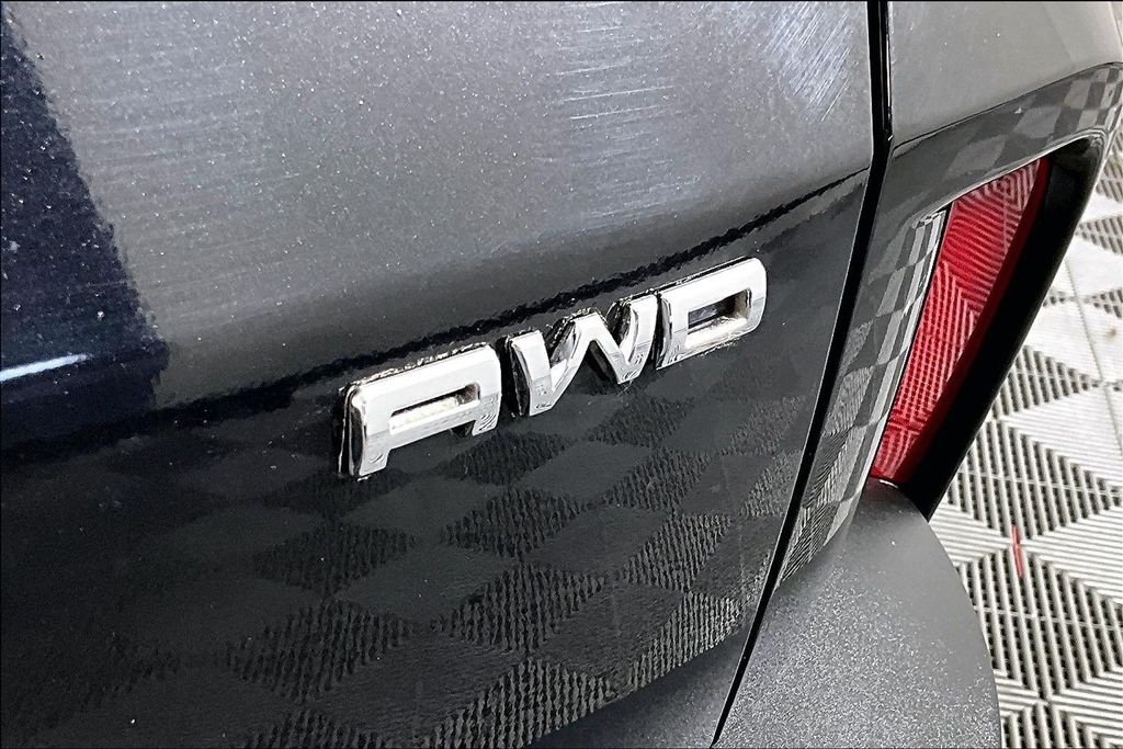 Used 2022 Black Ford SEL image 21