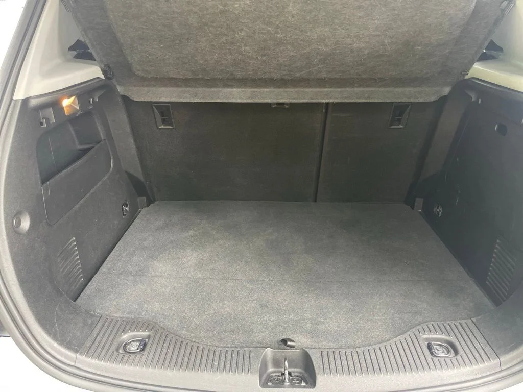 Used 2018 Summit White Chevrolet Premier image 20