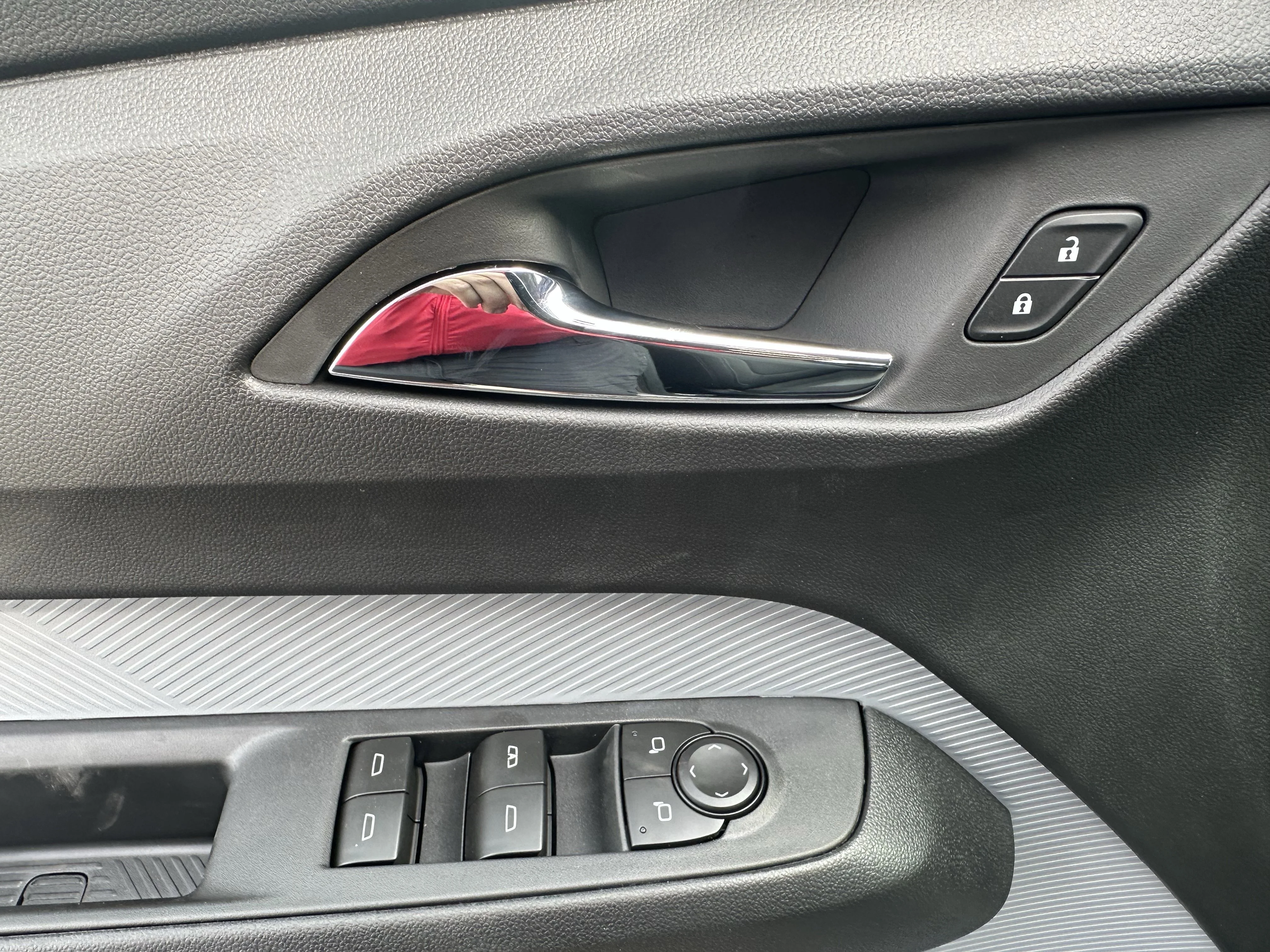 New 2027 Sterling Grey Metallic Chevrolet LT image 9