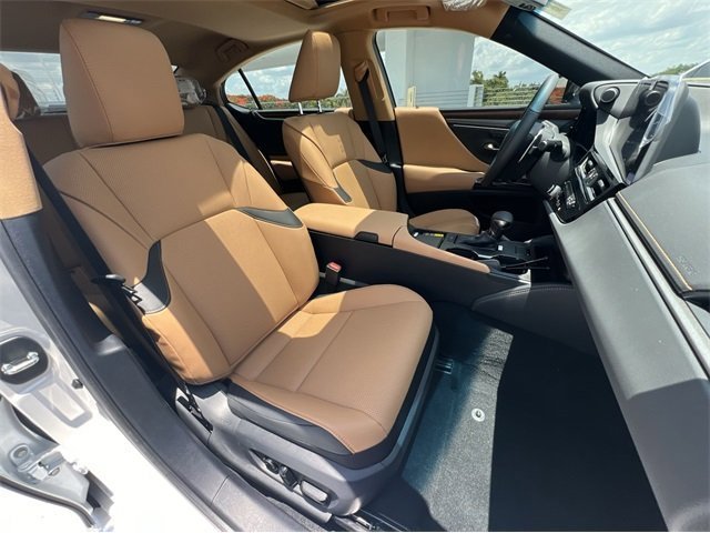 New 2024 Eminent White Pearl Lexus 350 image 25
