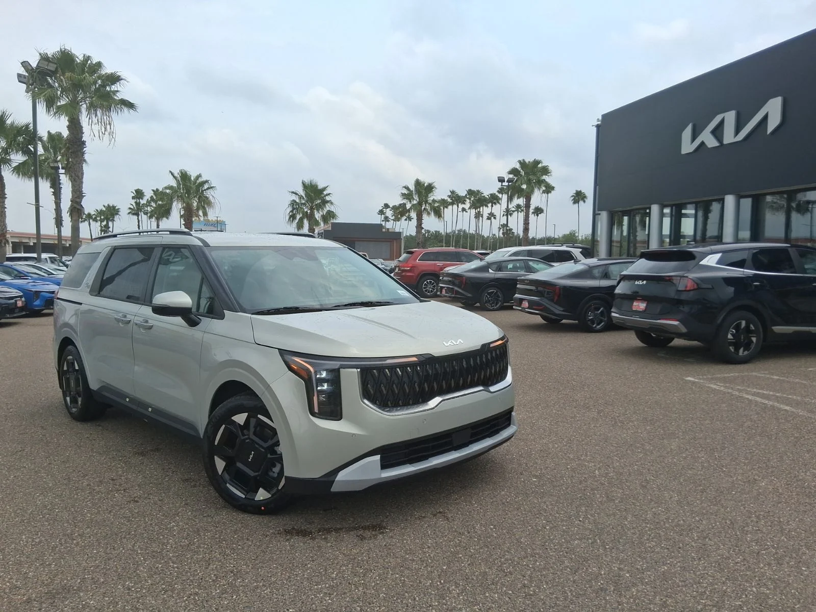 2026 Kia Sedona EX's photo