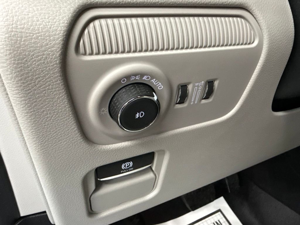 Used 2025 Black Jeep Series III image 23