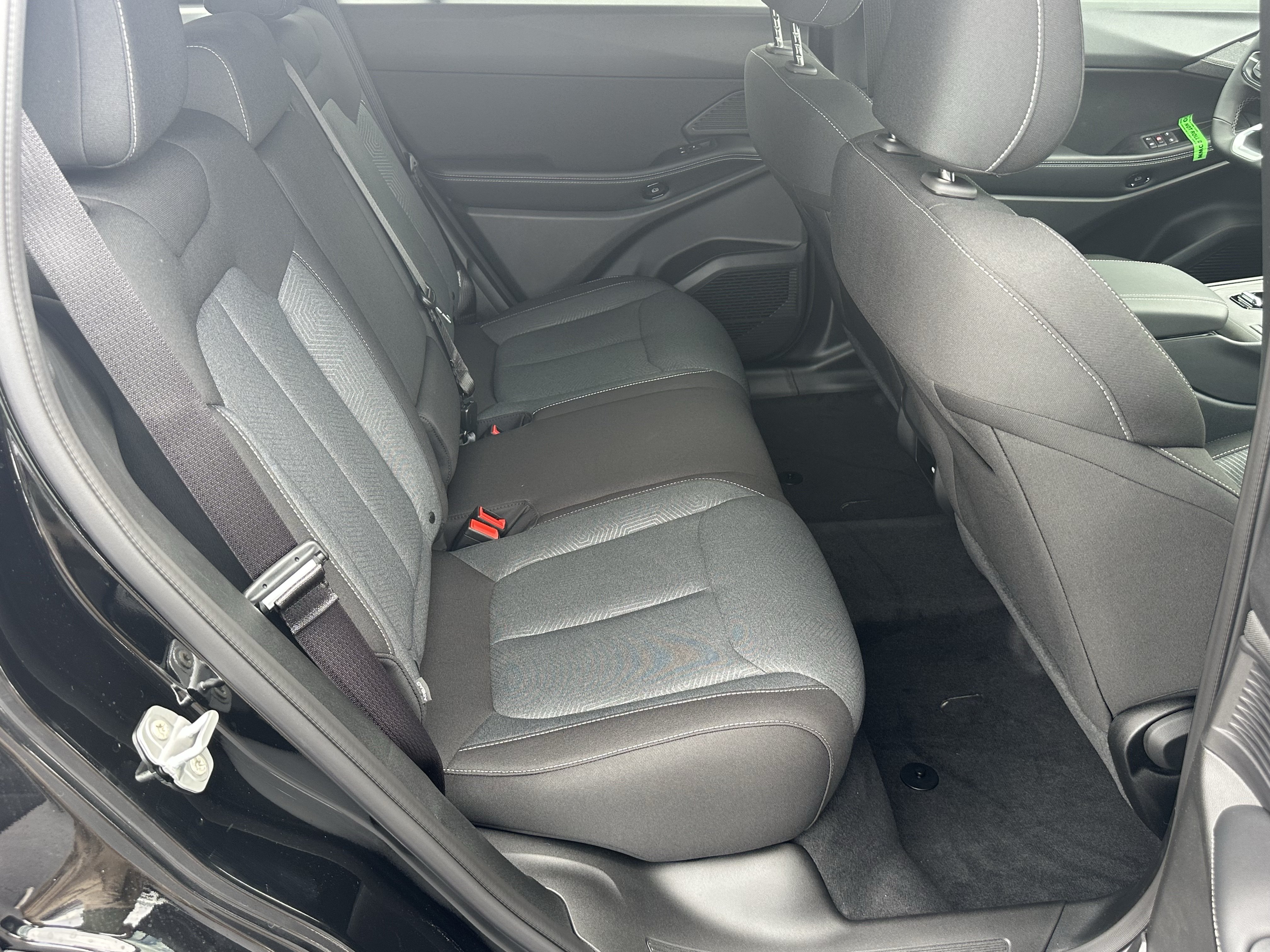 New 2026 Diamond Black Crystal Pearlcoat Jeep Laredo image 16