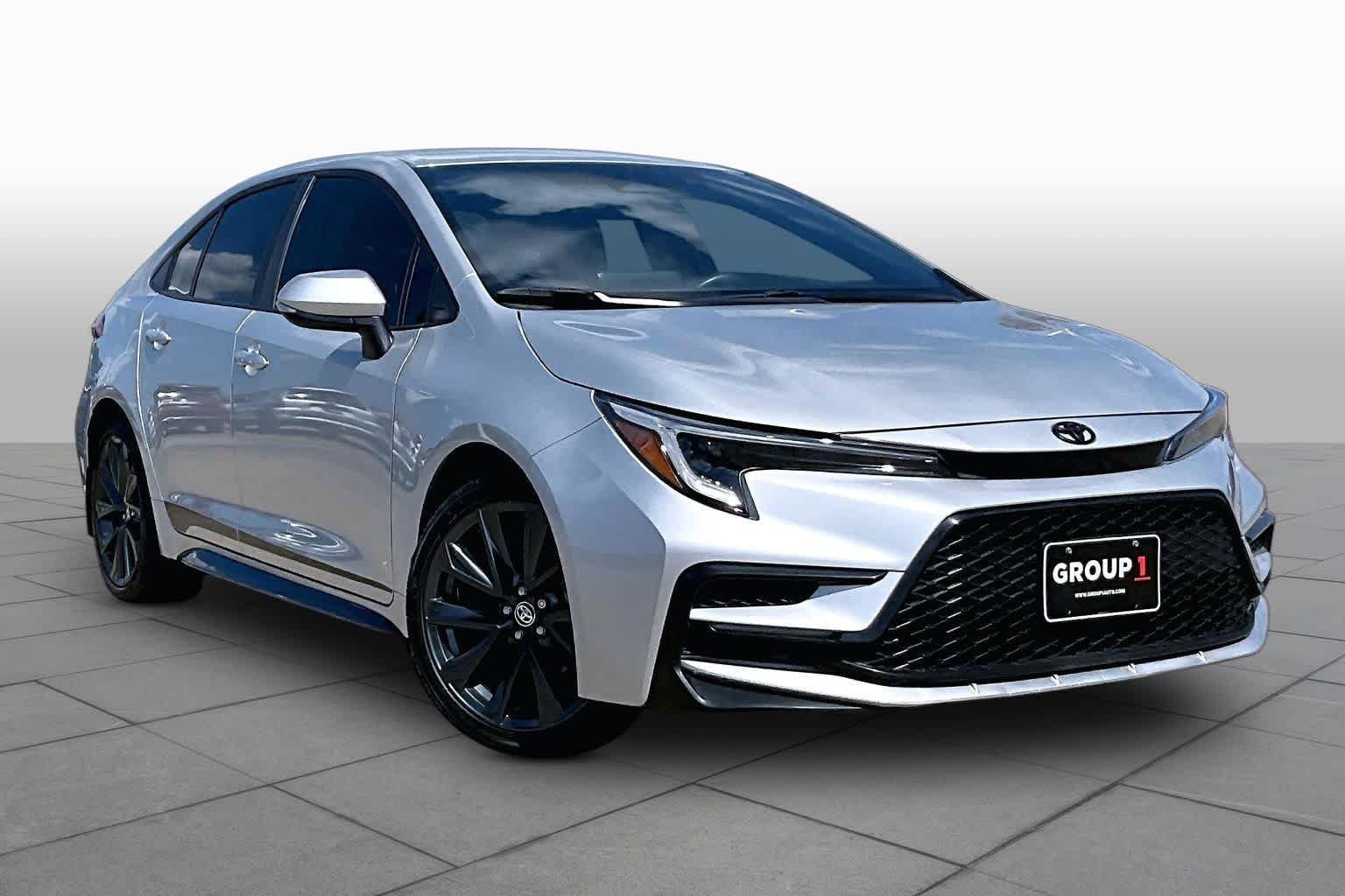 Used 2025 Classic Silver Metallic Toyota SE image 3
