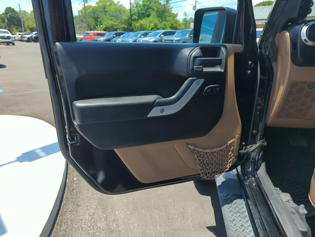 Used 2014 Black Jeep Unlimited Sahara image 18