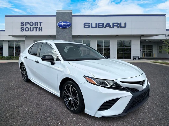 2020 Toyota Camry SE