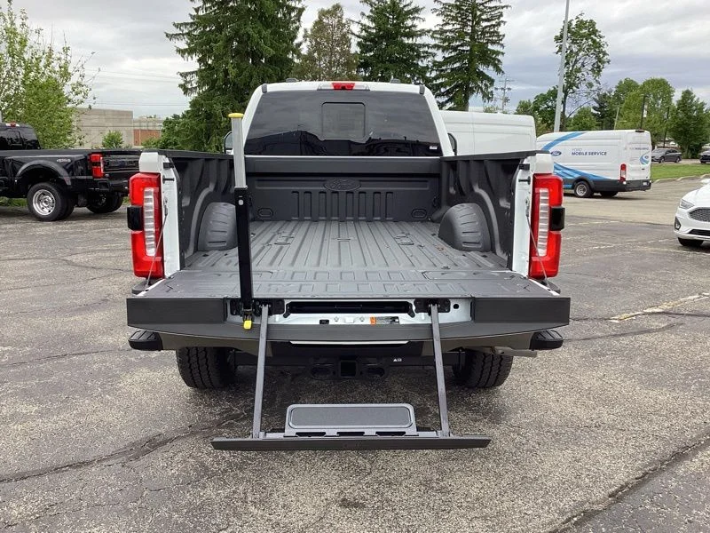 New 2026 Star White Metallic Tri-Coat Ford F-350® King Ranch® image 10