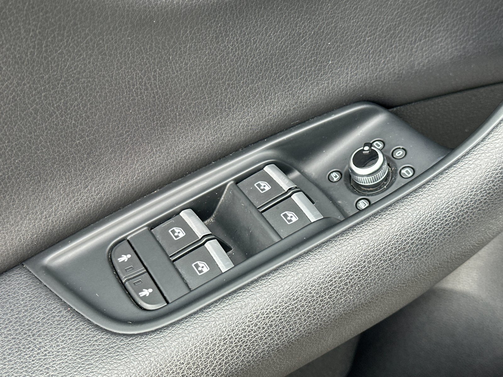 Used 2019  Audi 55 Prestige image 11