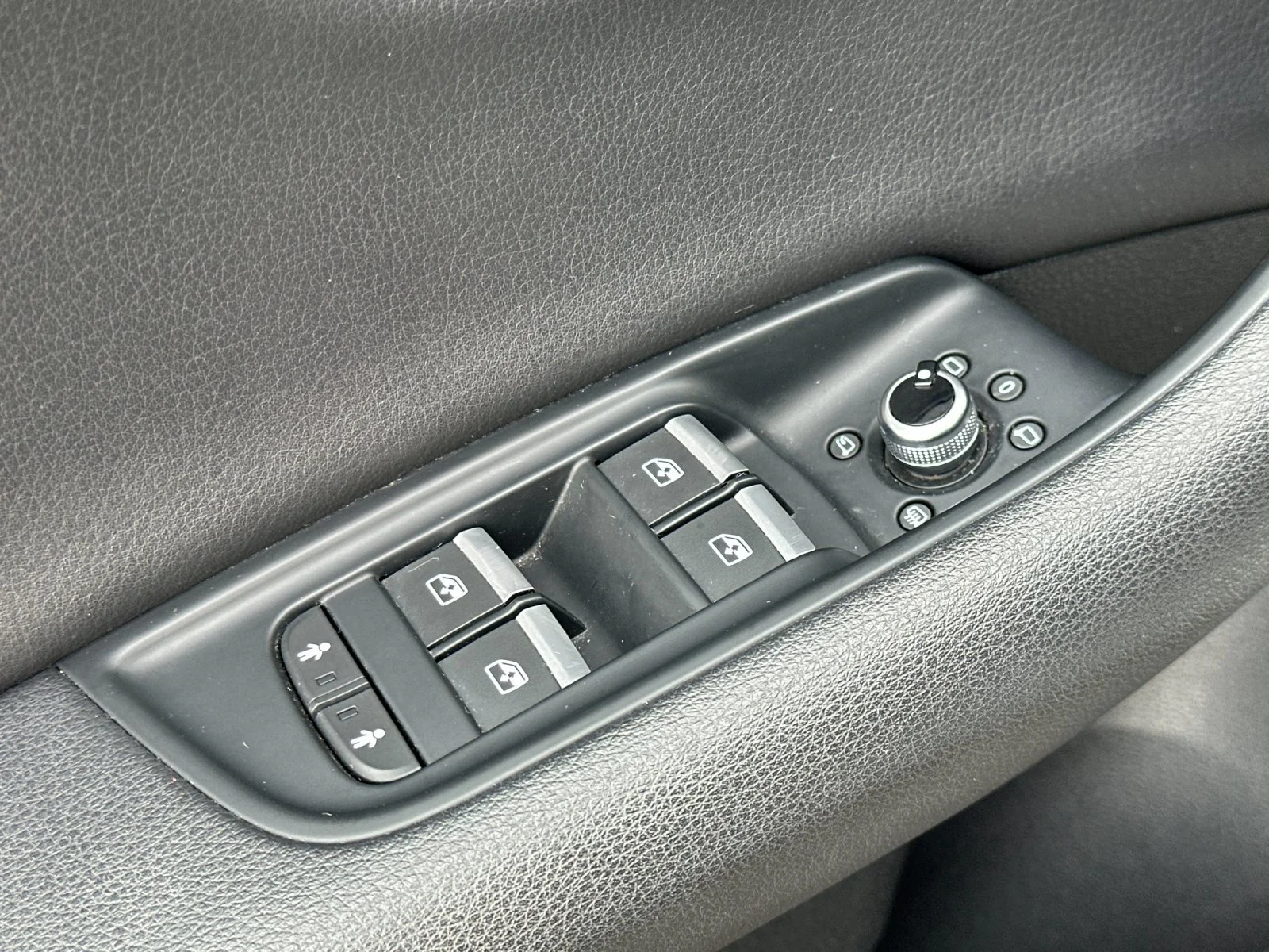 Used 2019  Audi 55 Prestige image 11