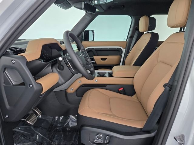 2026 Land Rover Defender V8 - Photo 10