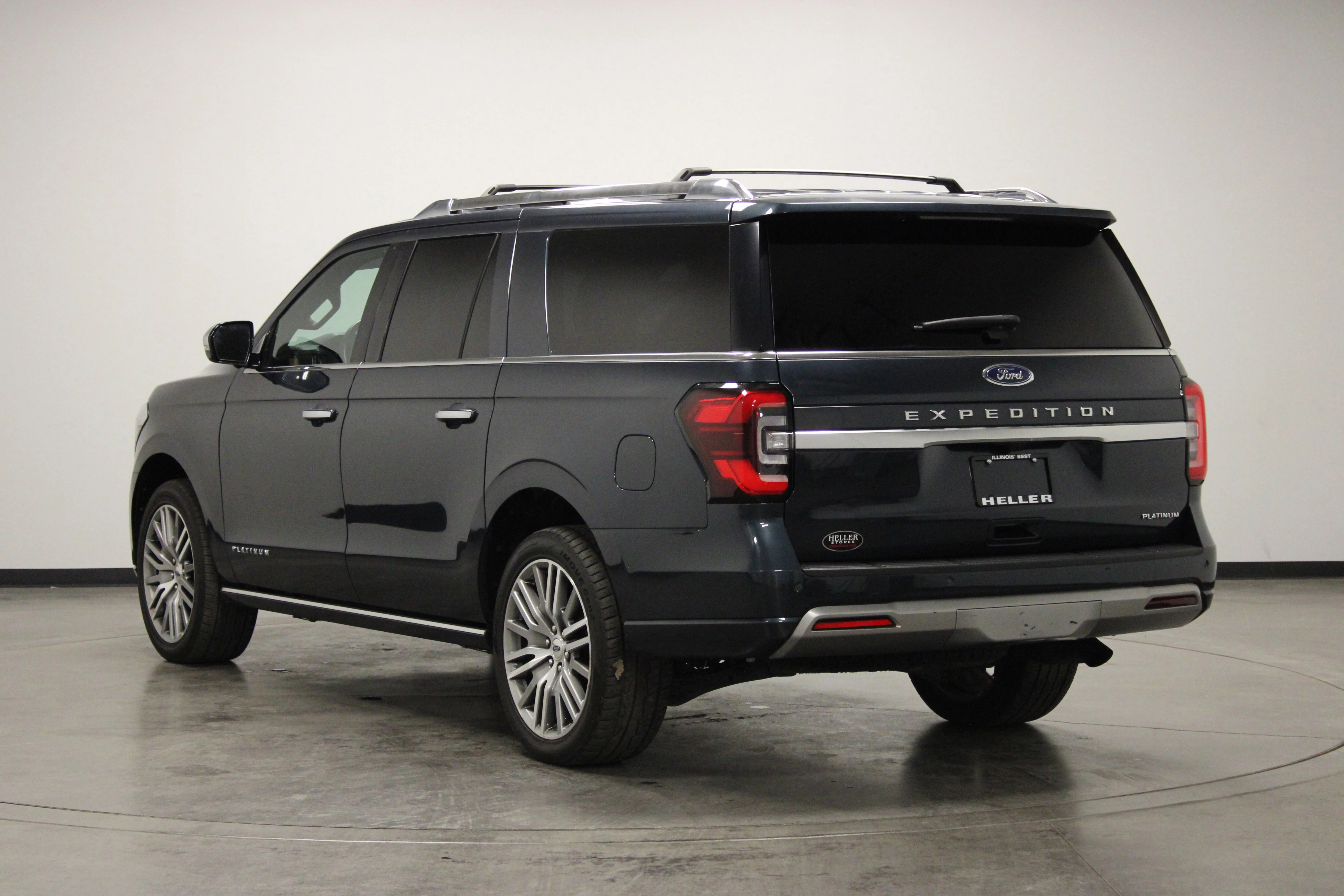 Used 2022 Blue Metallic Ford Platinum image 6