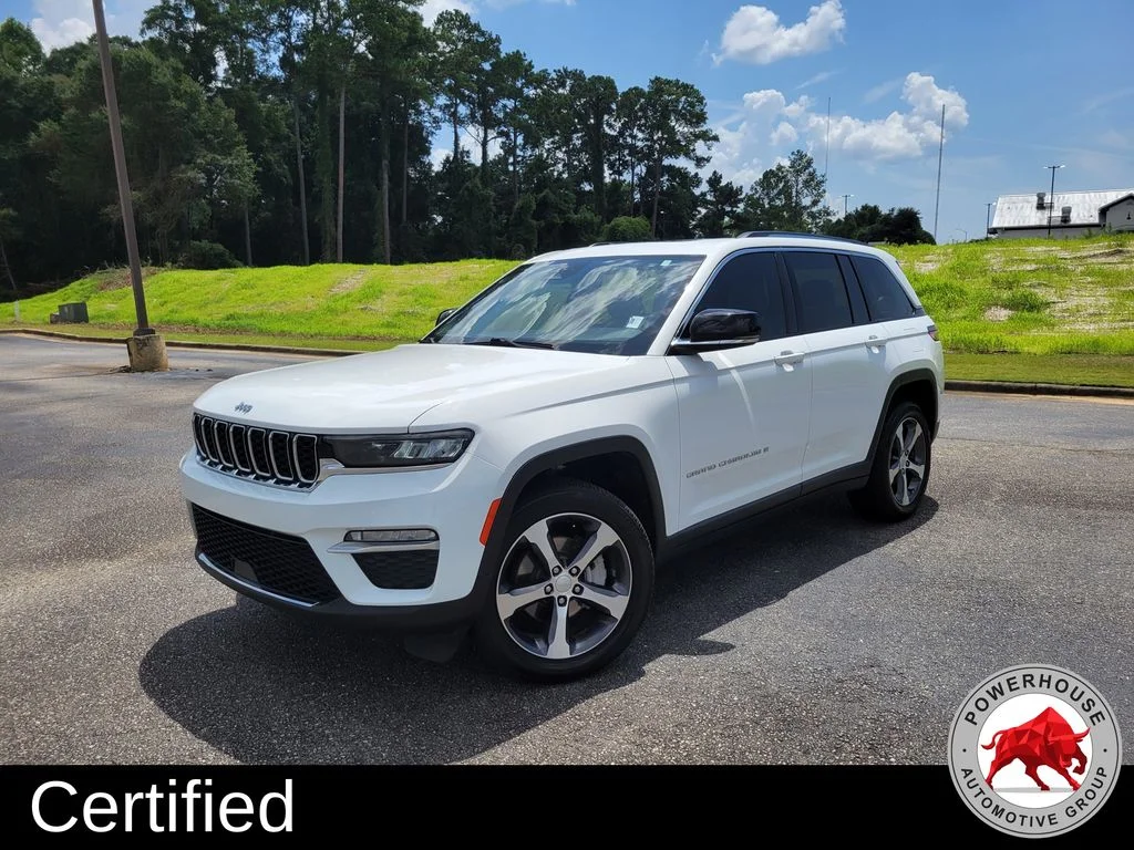 Used 2024 White Jeep Limited image 1