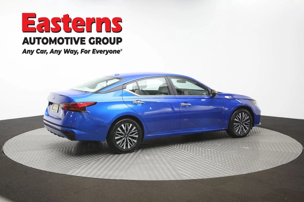 Used 2025 Blue Nissan 2.5 SV image 41