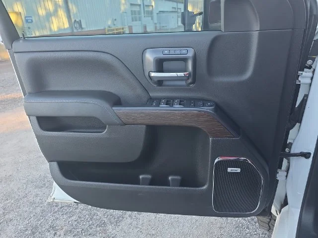 Used 2019 White GMC Denali image 27