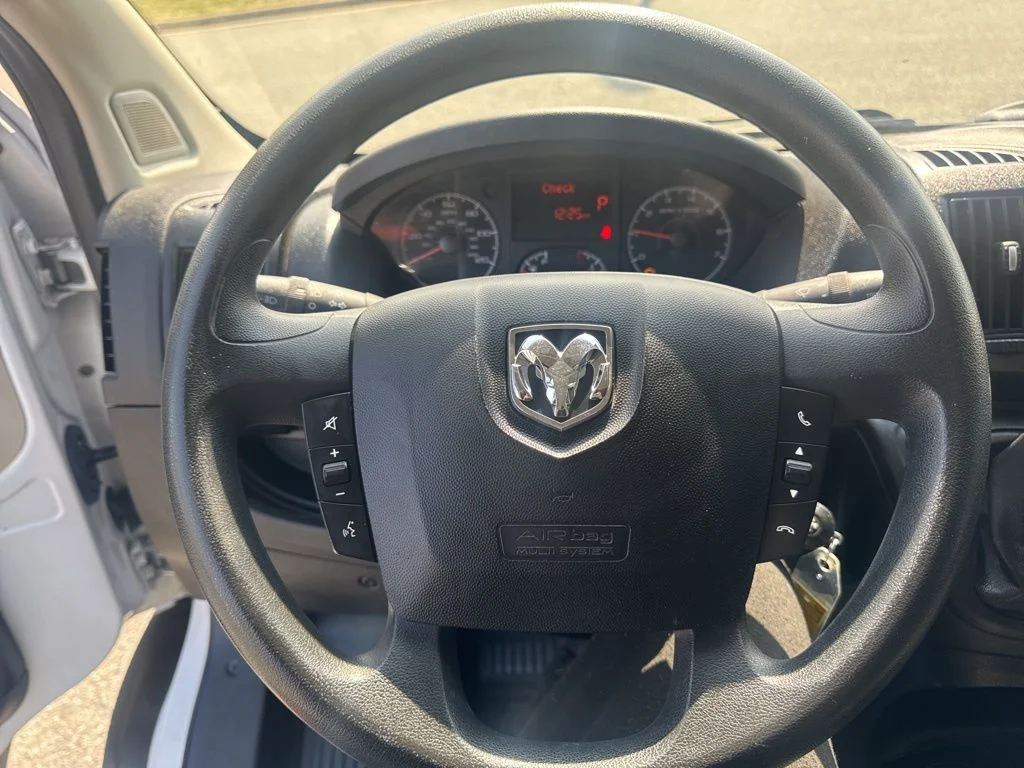 Used 2019 White Ram Base image 16