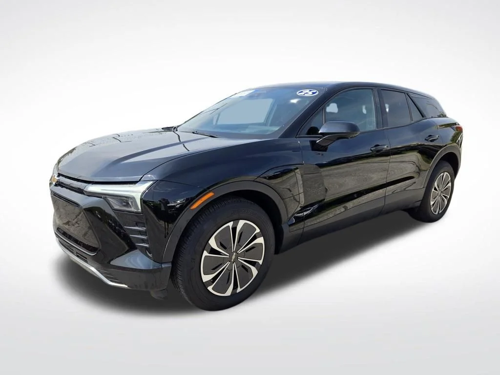 Used 2025 Black Chevrolet LT image 8