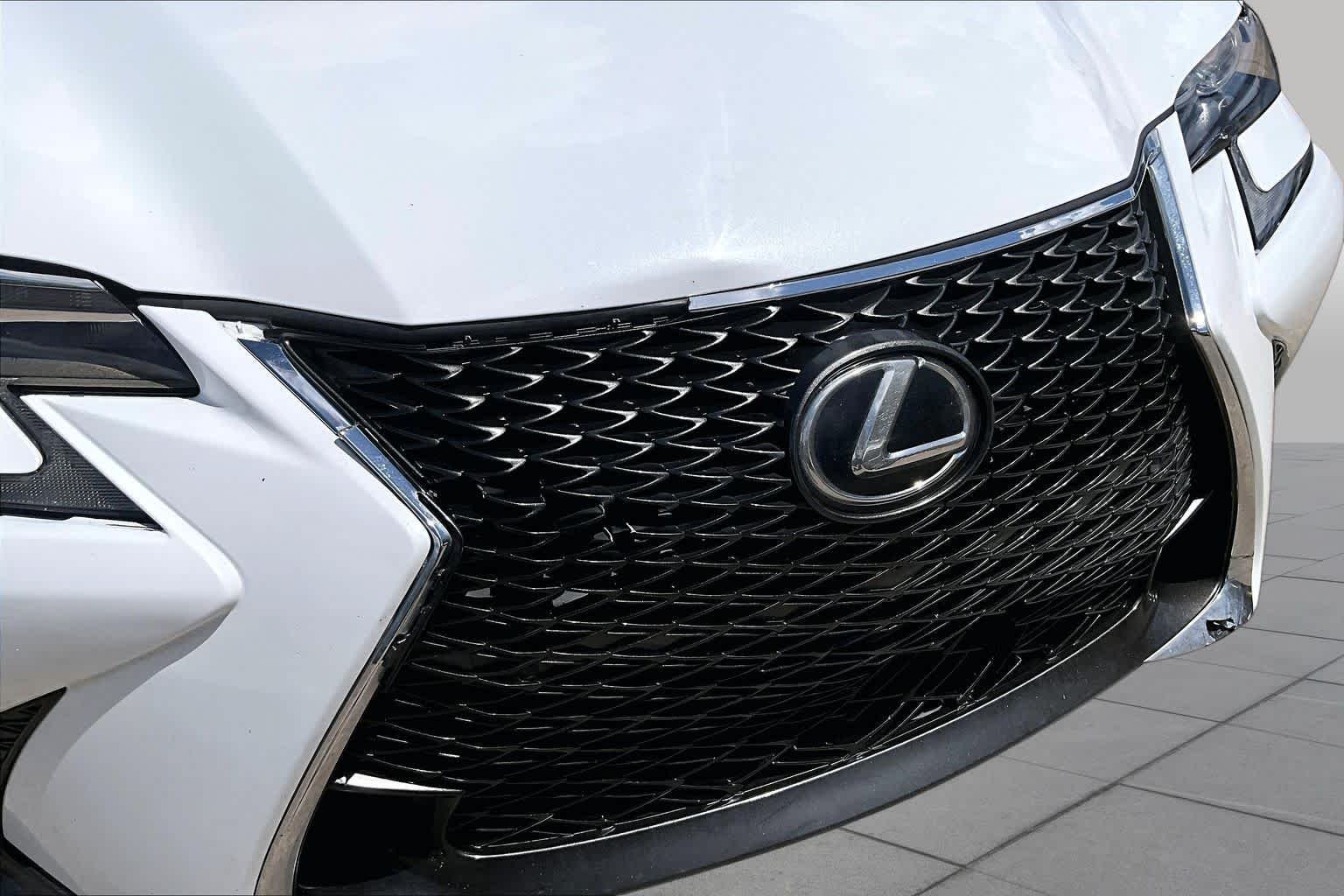 Used 2016 Ultra White Lexus F Sport image 30