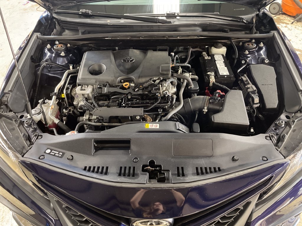 Used 2021  Toyota SE image 17