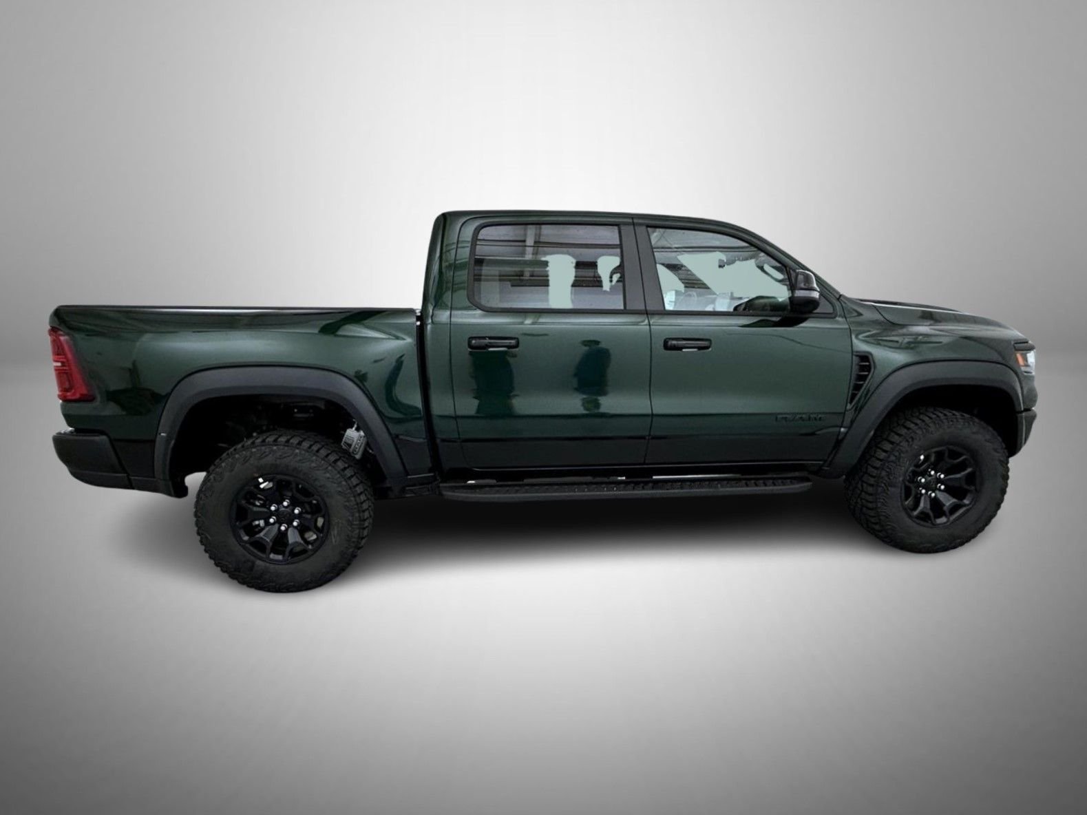 New 2026 Serrano-Green Metallic Exterior Paint RAM RHO image 4