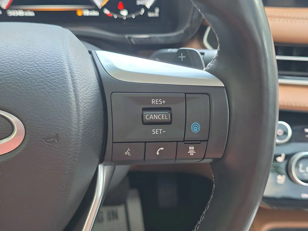 Used 2023 Mineral Black INFINITI Sensory image 24