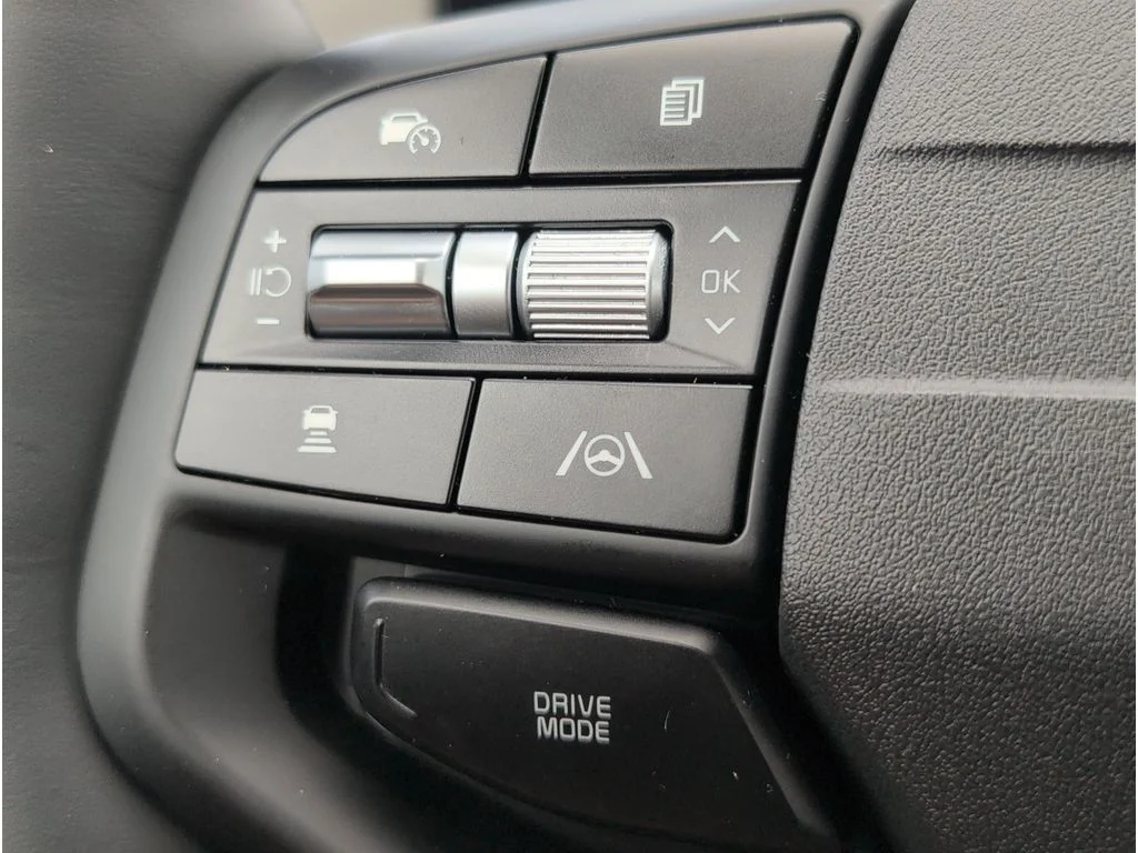 New 2026 Glacial White Pearl Kia EX image 24
