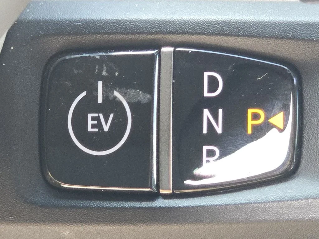 Used 2024 Green Kia Wind image 36