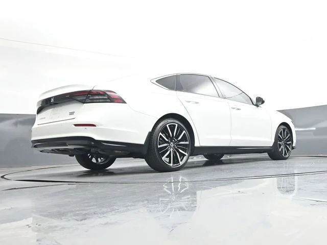 Used 2025  Honda Touring image 32