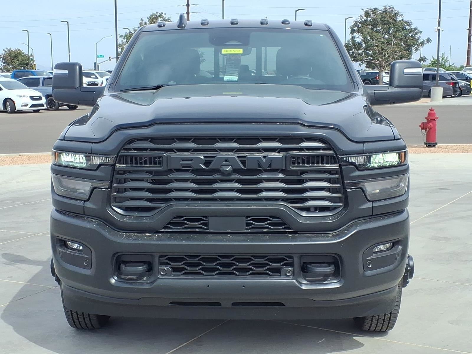 New 2026 Diamond Black Crystal Pearl-Coat Exterior Paint RAM Tradesman image 2