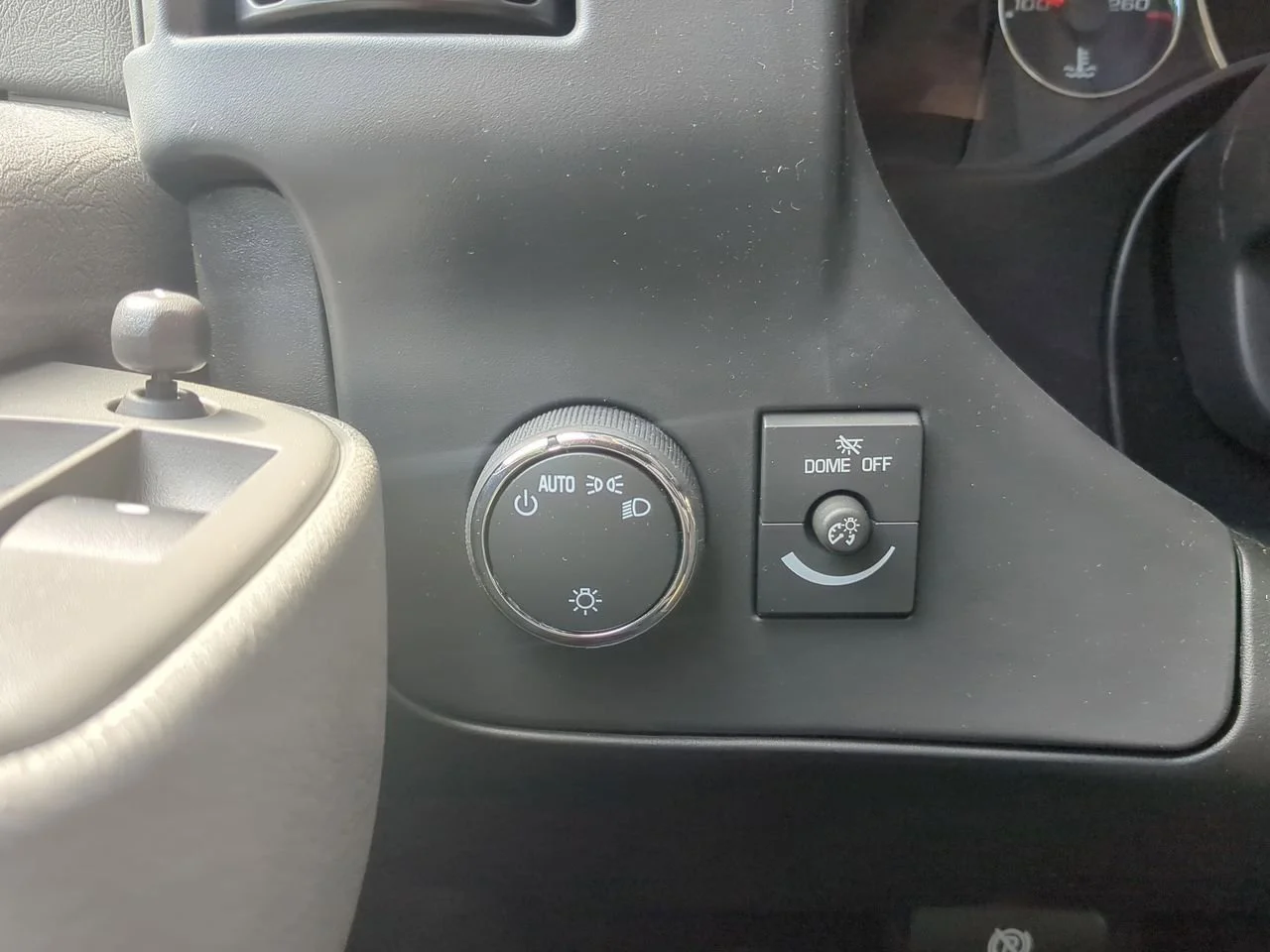 New 2025 Summit White GMC Work Van image 16