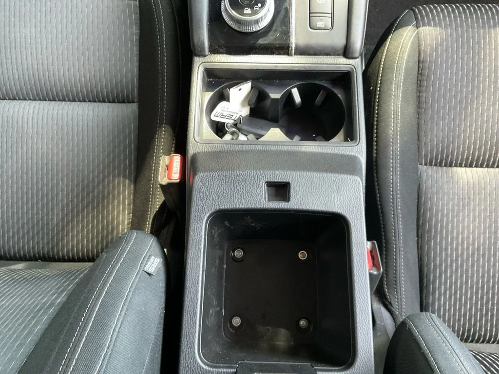 Used 2022 Black Mitsubishi ES image 11