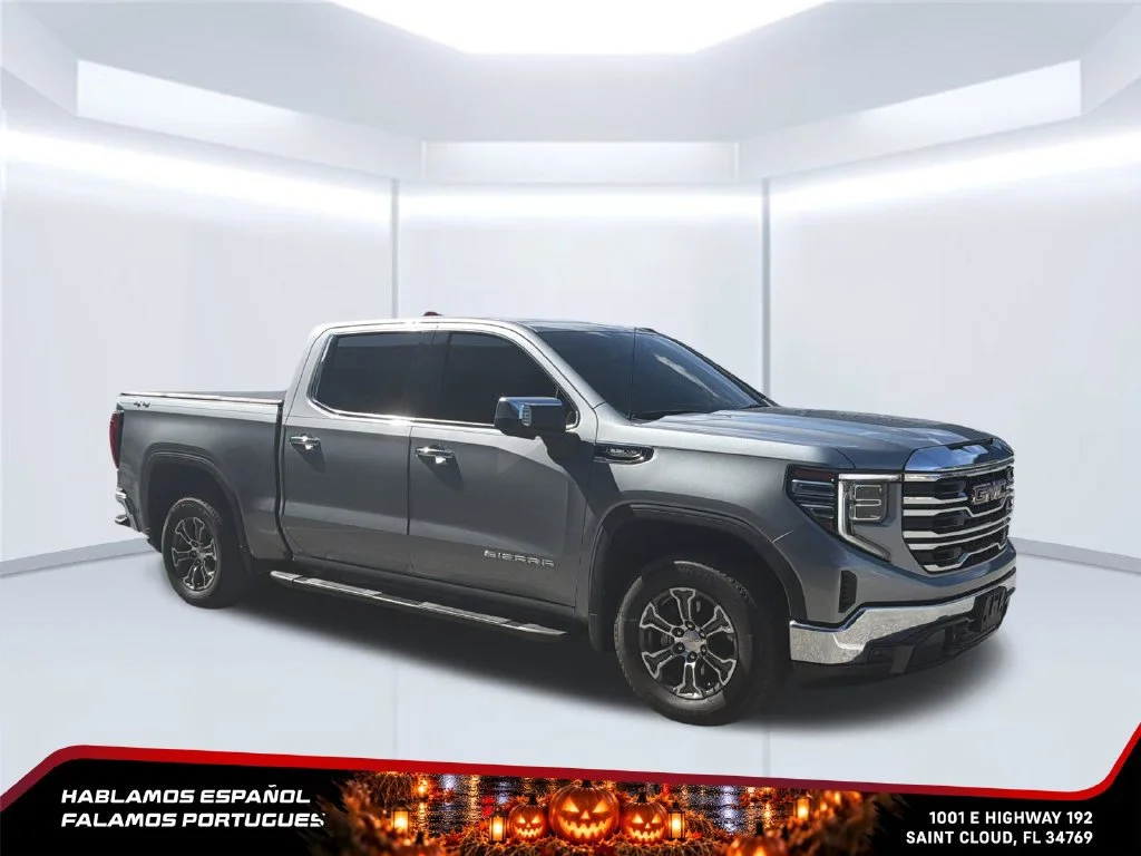Used 2024 Sterling Metallic GMC SLT image 10