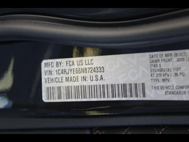 Used 2022 Diamond Black C Jeep Summit Reserve 4xe image 27