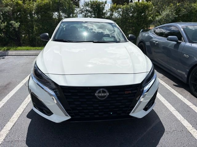 Used 2025 White Nissan 2.5 SV image 2